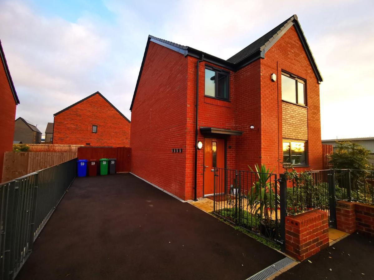 The Lawnswood - Holiday Home With Free Parking Near Coop Live & Etihad - Manchester, Manchester
